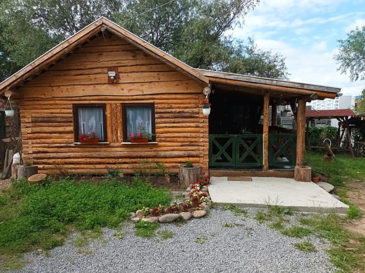 Casa Rustic Fehér&Fekete Vendégházak Sovata Exterior foto